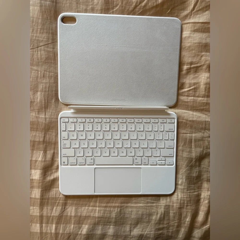 Apple Magic Keyboard Folio & Pencil